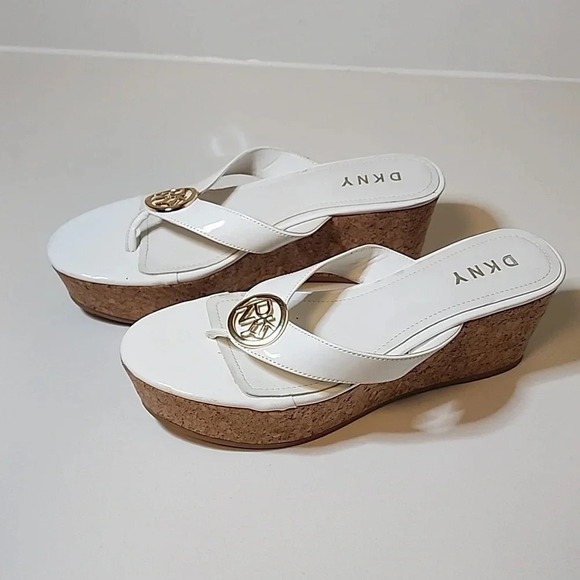 DKNY 3" Wedge Open Toes White Sandals Cork Wedge, sz 9.5 - Picture 3 of 5
